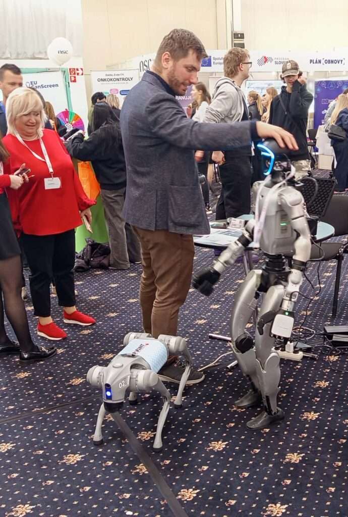 53eaf35f 7353 4758 a715 01509f971a7f