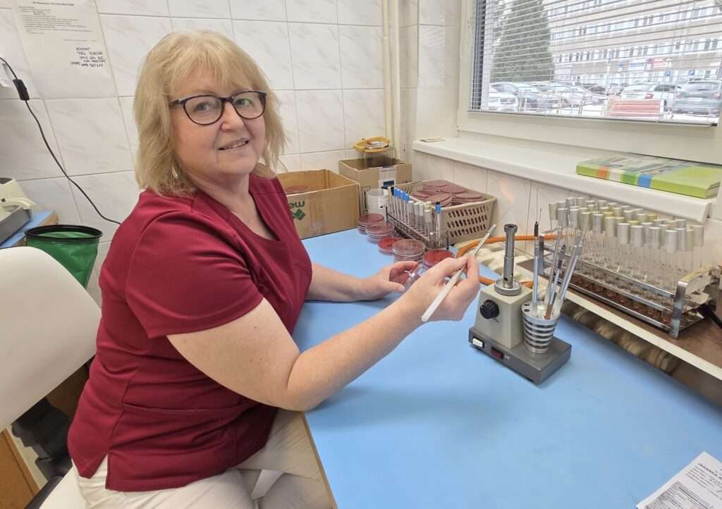 8 laboratorium mikrobiologie 12.52.00 (1)