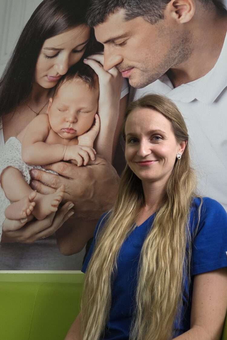 Pôrodná asistentka, herečka, tanečníčka, dobrovoľníčka aj modelka. Žena, ktorá rozdáva radosť