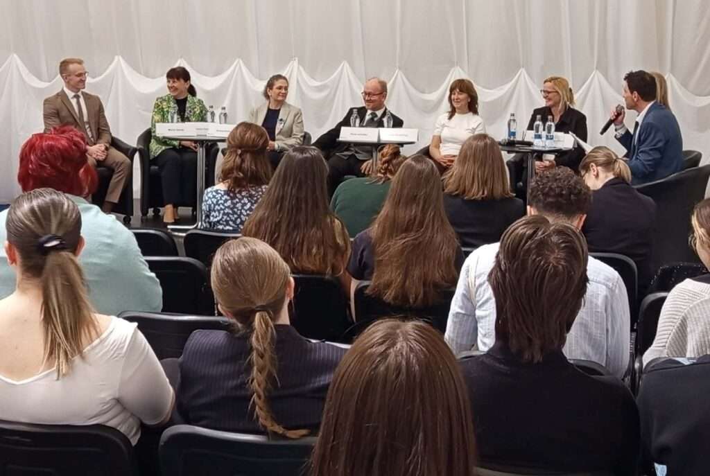 dfc7452d 7686 4229 b0b5 09aa3e971d56